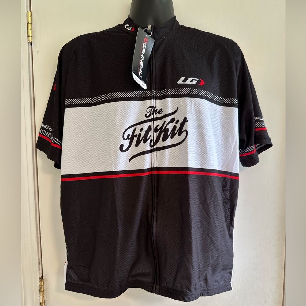 Brand: Louis Garneau
Model: Sportiv Jersey
Size: XXL
New!
